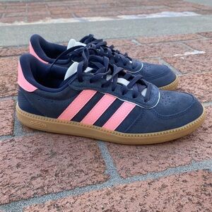 Adidas Sneakers size 7